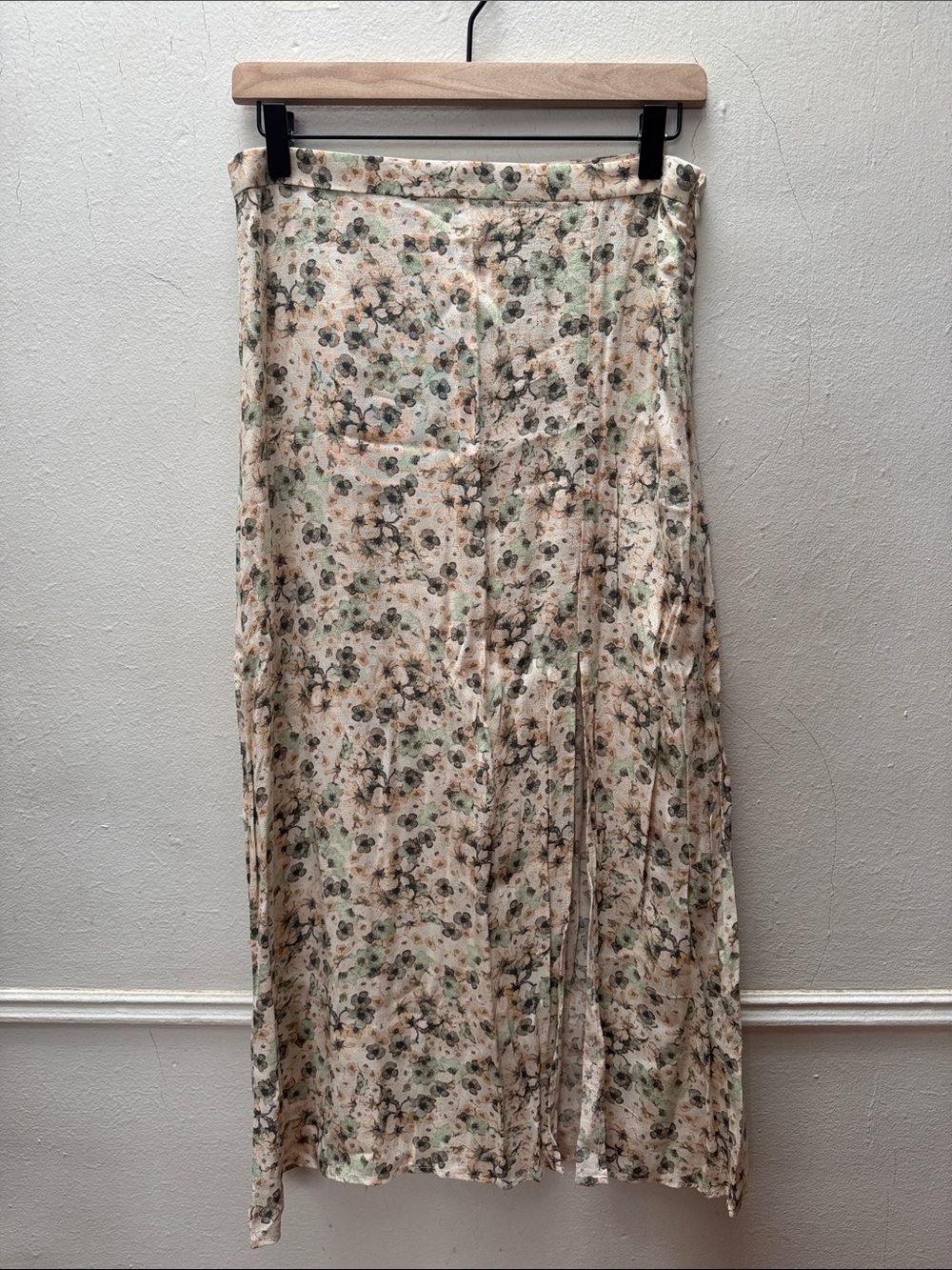 H&M Cream Floral Maxi Skirt with Side Slit